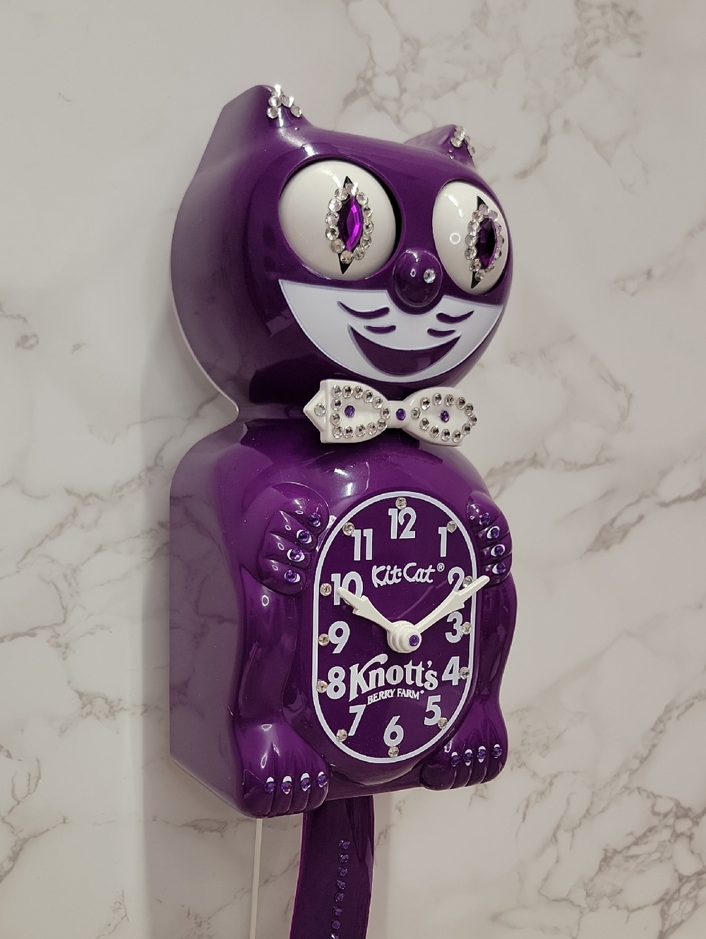 Jeweled Knott’s Berry Farm Boysenberry Kit-Cat Klock Clock - Picture 9 of 9